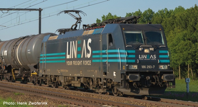 Electric locomotive class 186, Lineas Digital with Sound<br /><a href='images/pictures/Roco/Roco-73215.jpg' target='_blank'>Full size image</a>